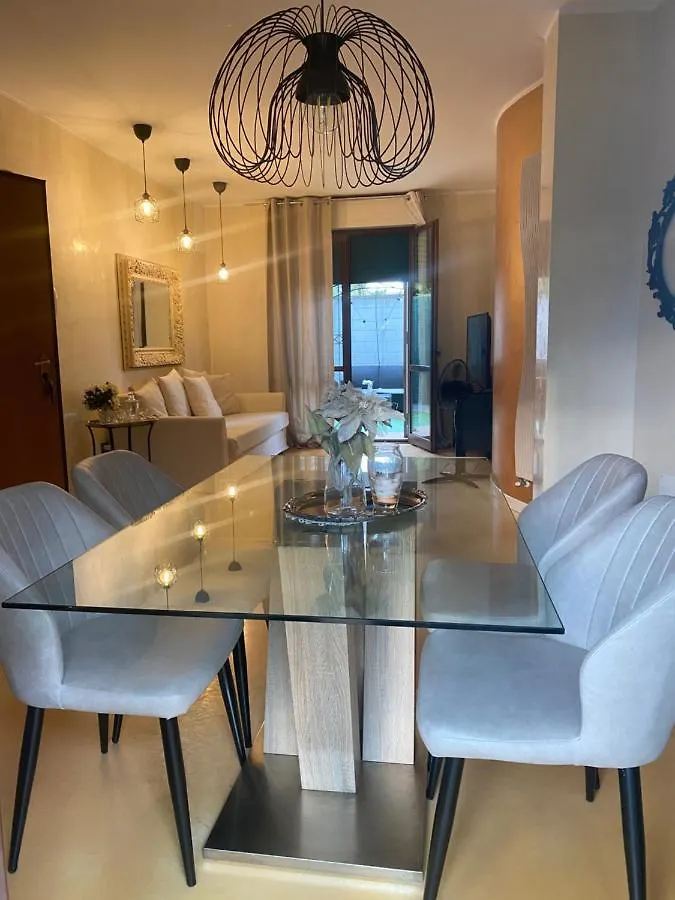 Apartment Appartamento Con Giardino Seregno Italy
