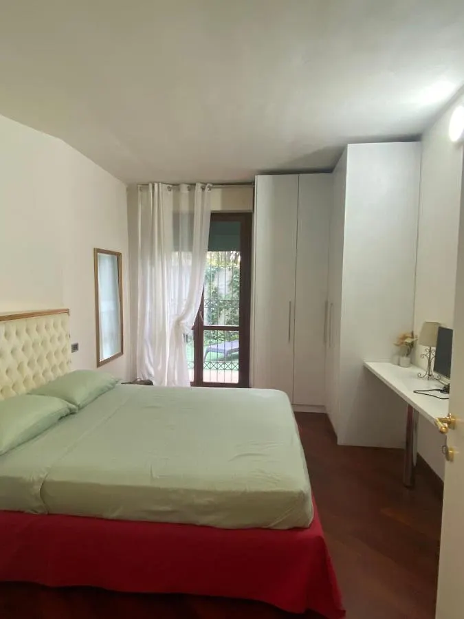 Appartamento Con Giardino Seregno 0*,